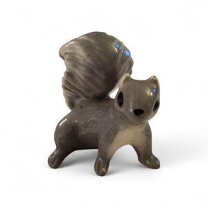 Hagen Renaker Mini Squirrel Figurine Vintage Ceramic Woodland Animal USA